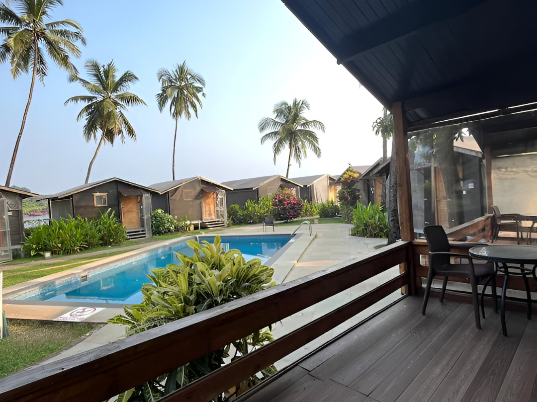 Deluxe Room Pool View